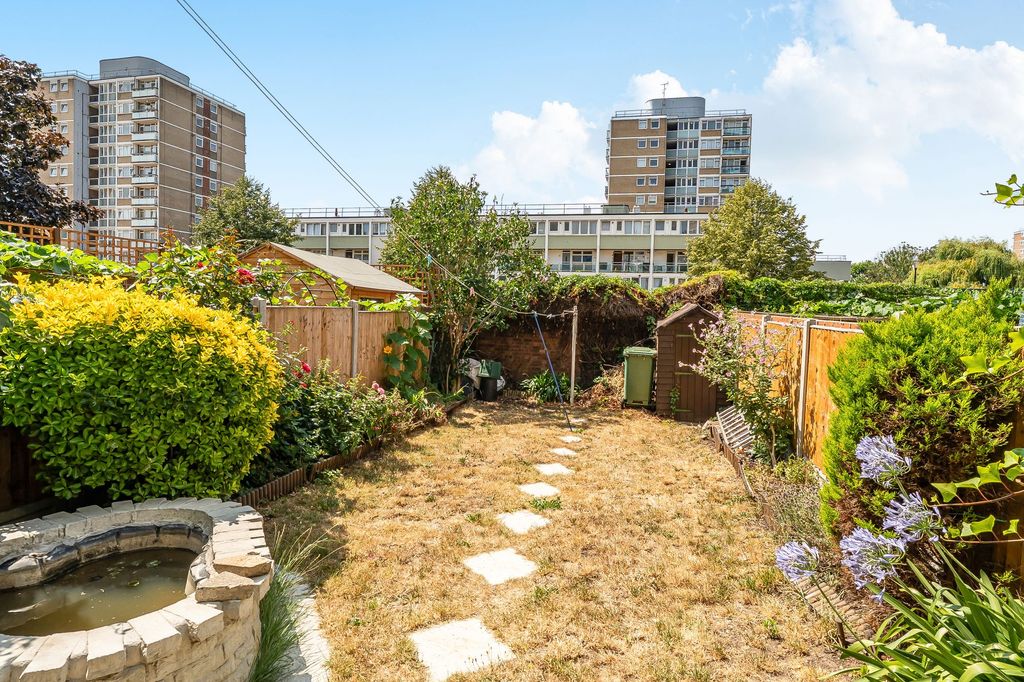 Property photo 1 of 13 Garden