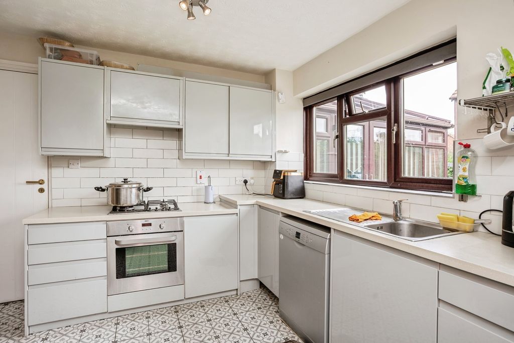 Property photo 2 of 25 Pbox-Img.Jpg