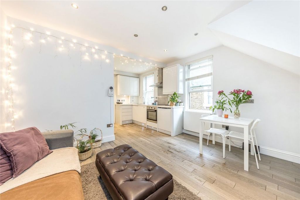 Property photo 2 of 6