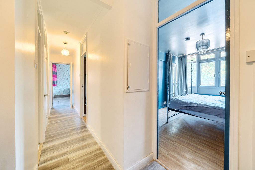 Property photo 3 of 18 1321003-15-6867ce...