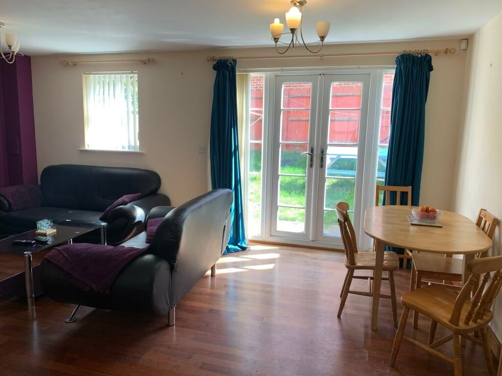 Property photo 2 of 11