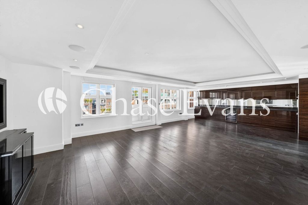 Property photo 1 of 21 Living Area