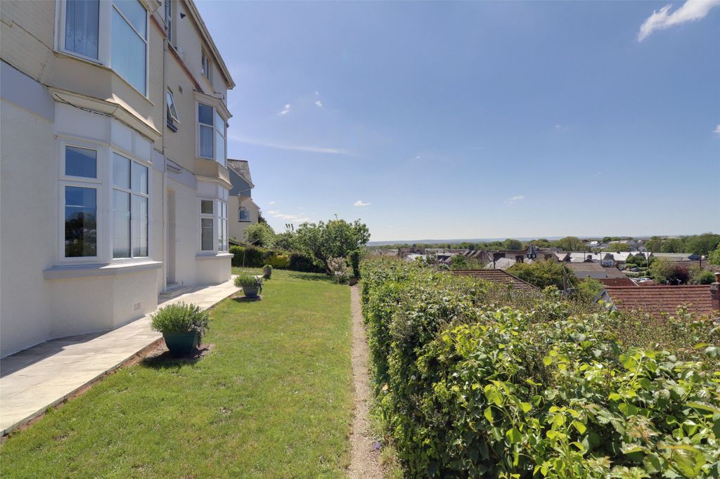 Property photo 2 of 18 Picture No. 23
