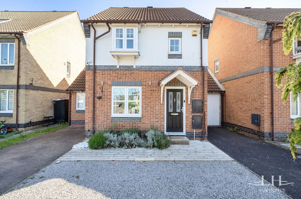 Property photo 1 of 27