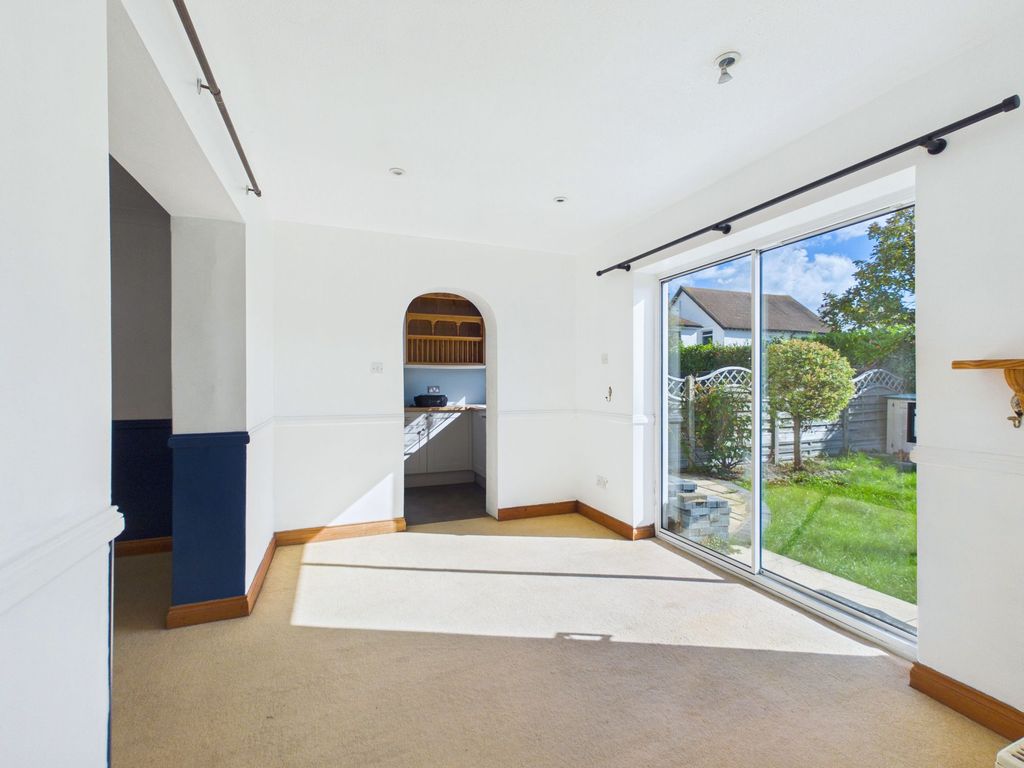Property photo 3 of 16 Dining Room