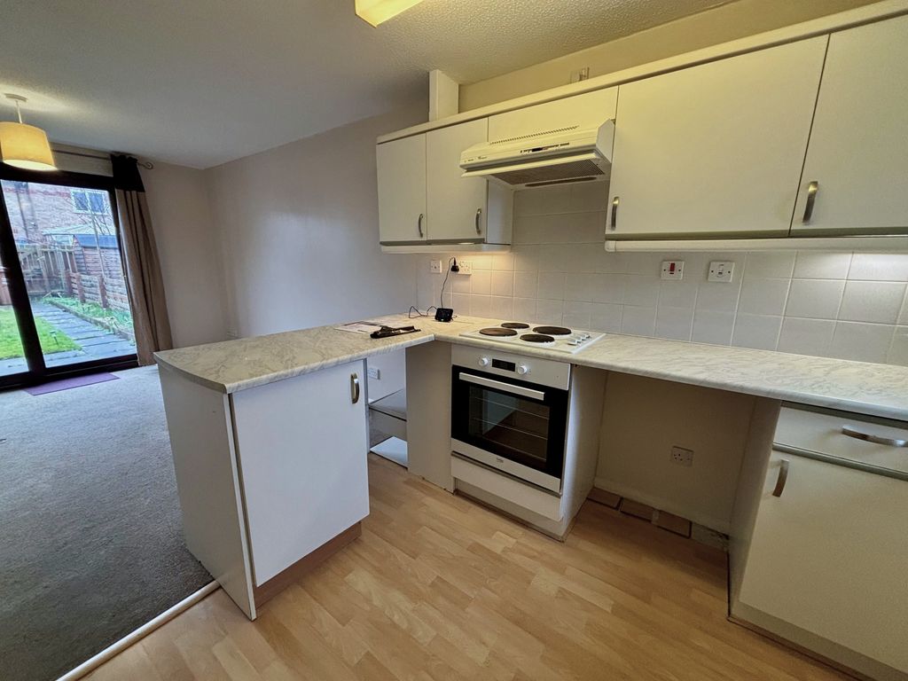 Property photo 3 of 7 Kitchen