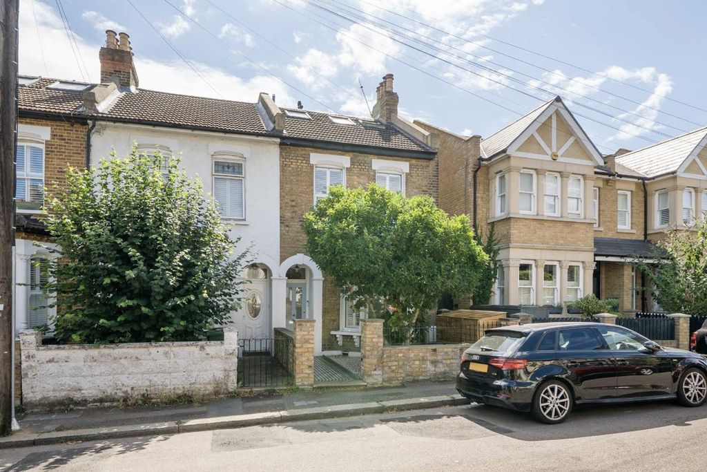 Property photo 1 of 18
