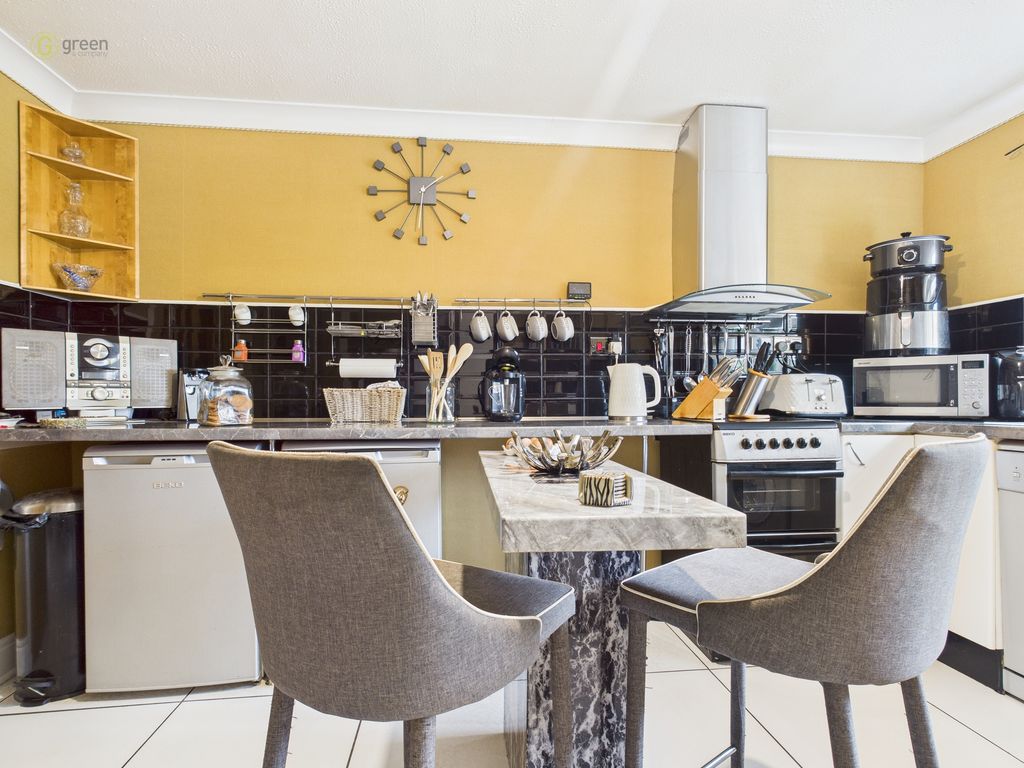 Property photo 3 of 48