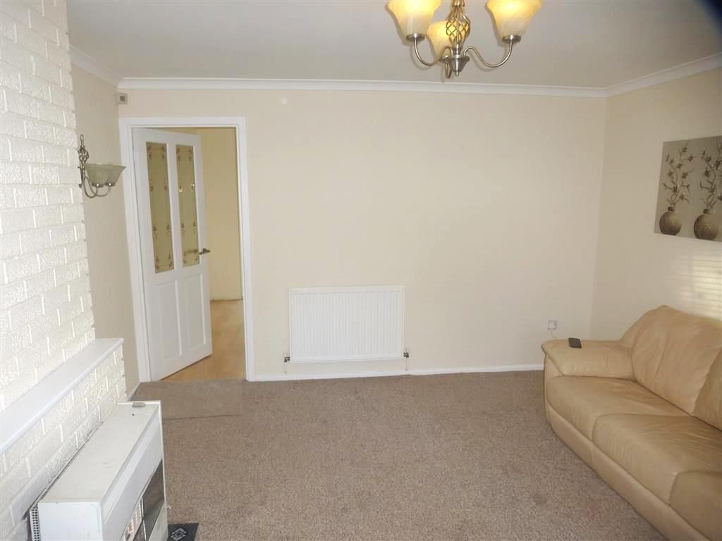 Property photo 3 of 7 Living Room