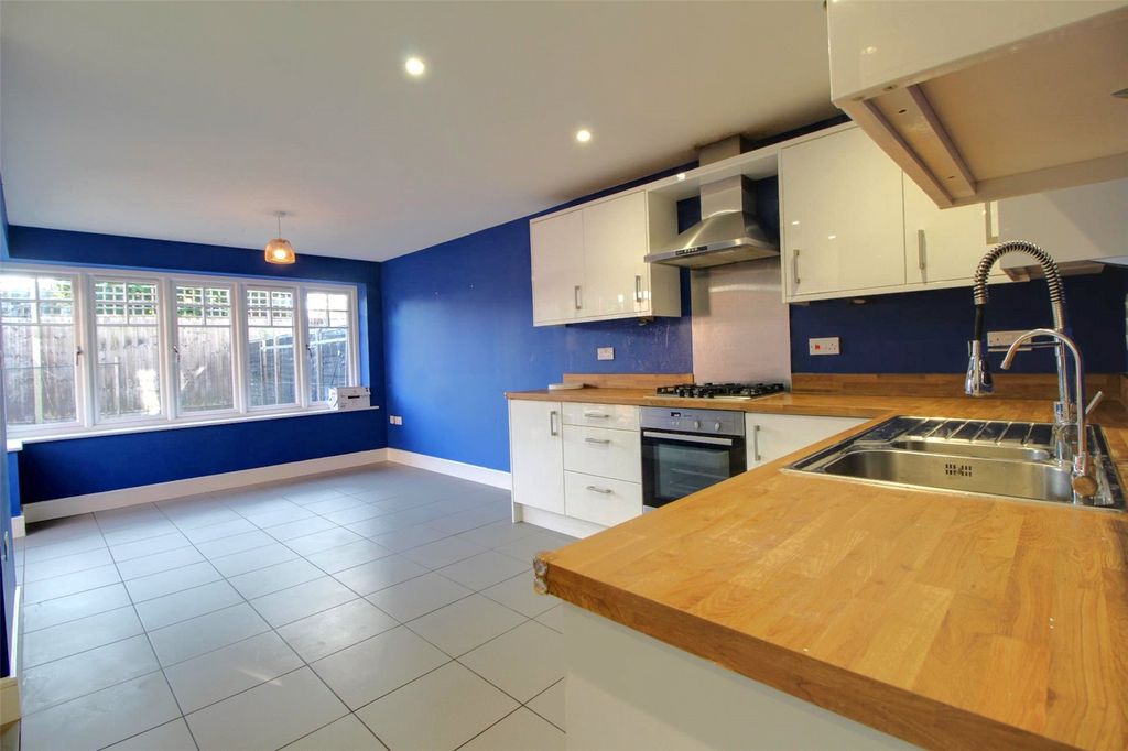 Property photo 3 of 16 Picture No. 14