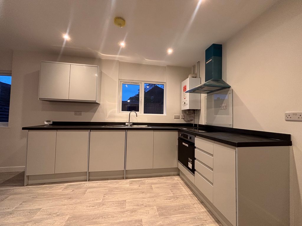 Property photo 1 of 10 Kitchen