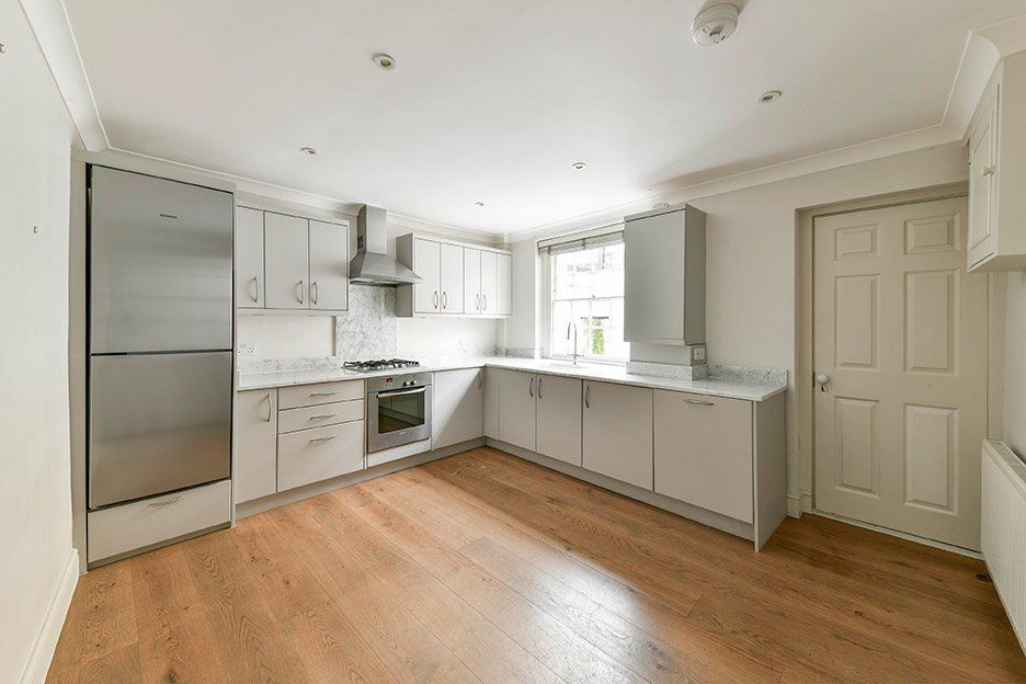 Property photo 2 of 12 Kitchen