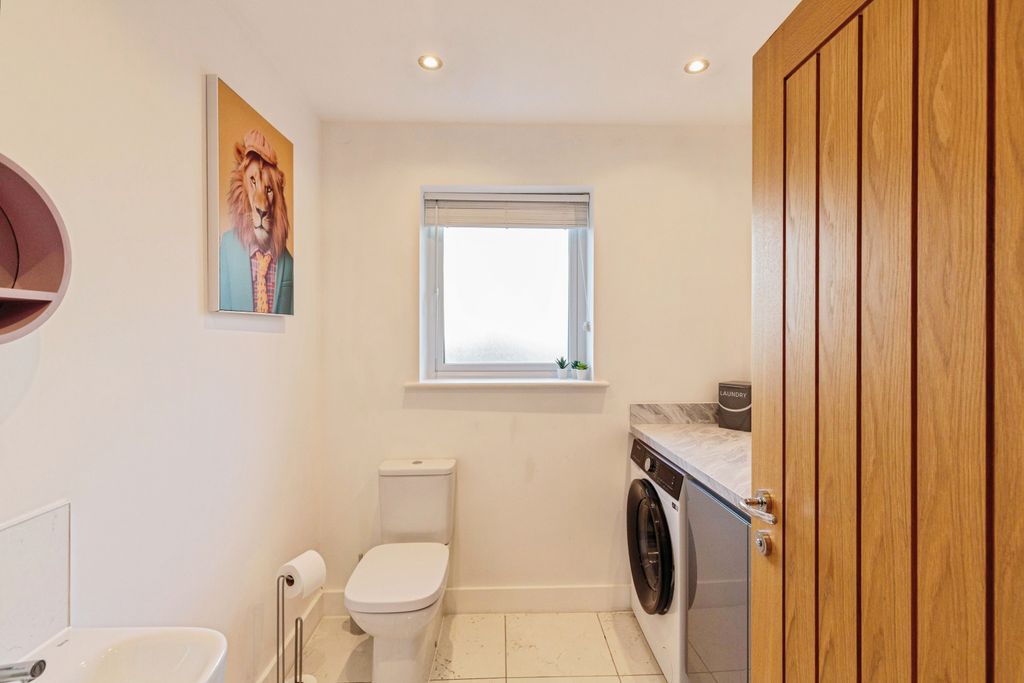 Property photo 3 of 28 Ground Floor WC / Utility