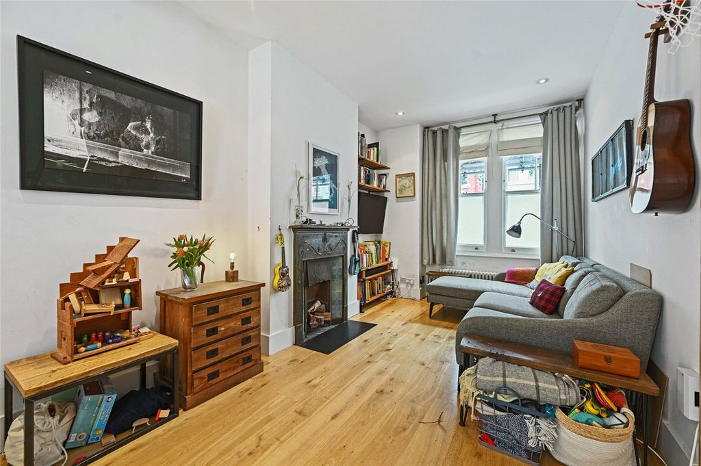 Property photo 2 of 12 Picture No. 18