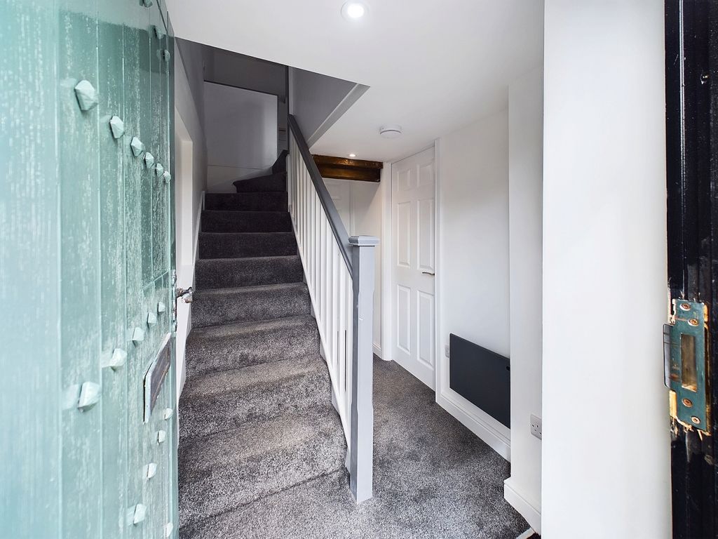 Property photo 1 of 12 Entrance Hall