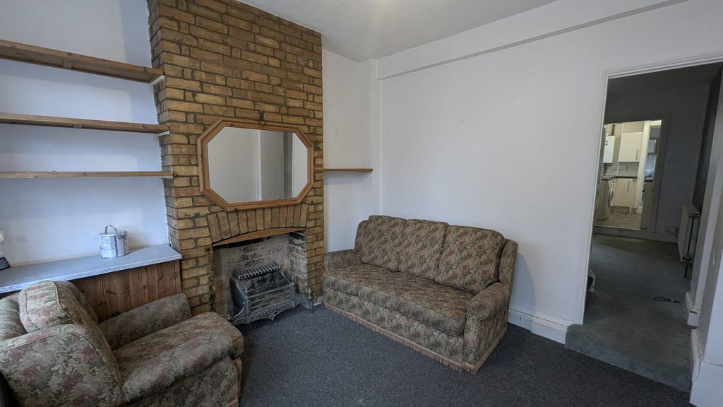 Property photo 2 of 7