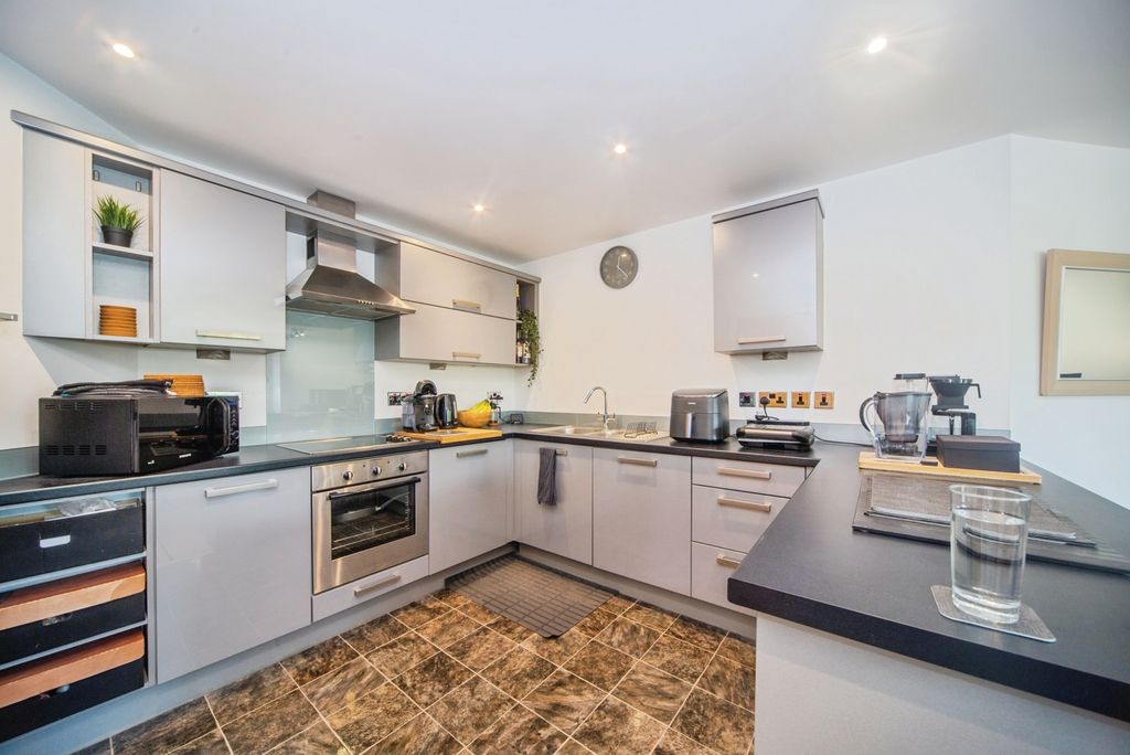 Property photo 3 of 16 Pbox-Img.Jpg