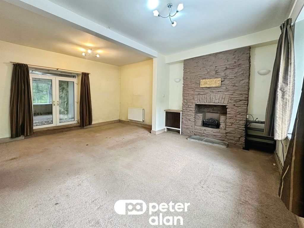 Property photo 3 of 26