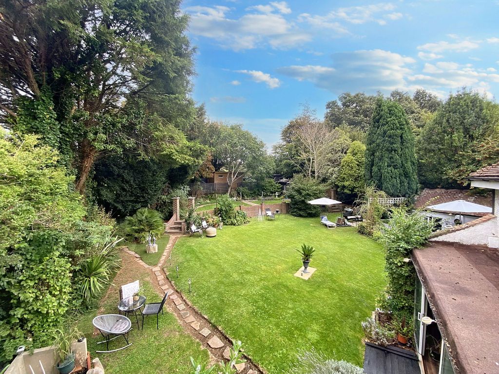 Property photo 2 of 29