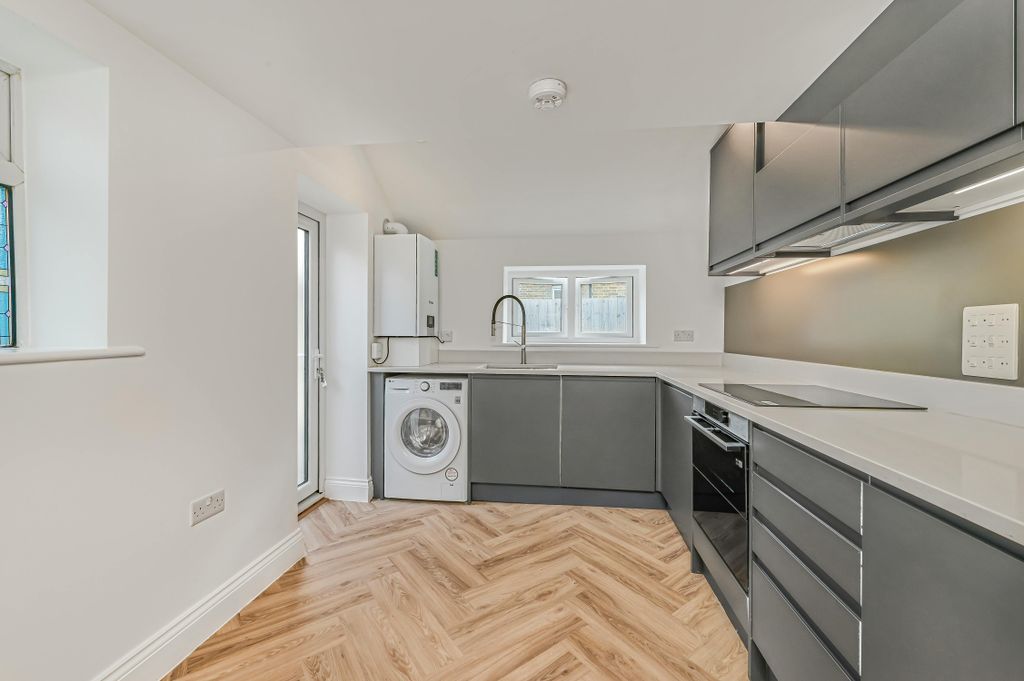 Property photo 2 of 15 Kitchen
