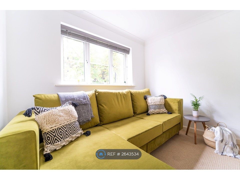 Property photo 3 of 20 Social Area