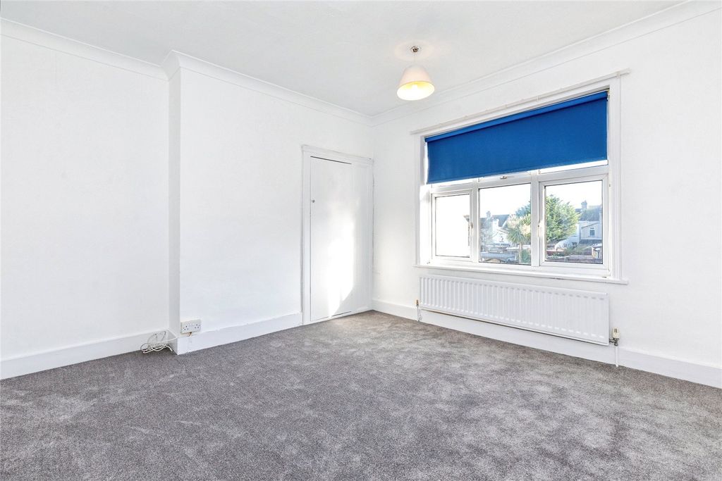 Property photo 3 of 27 Picture No. 14