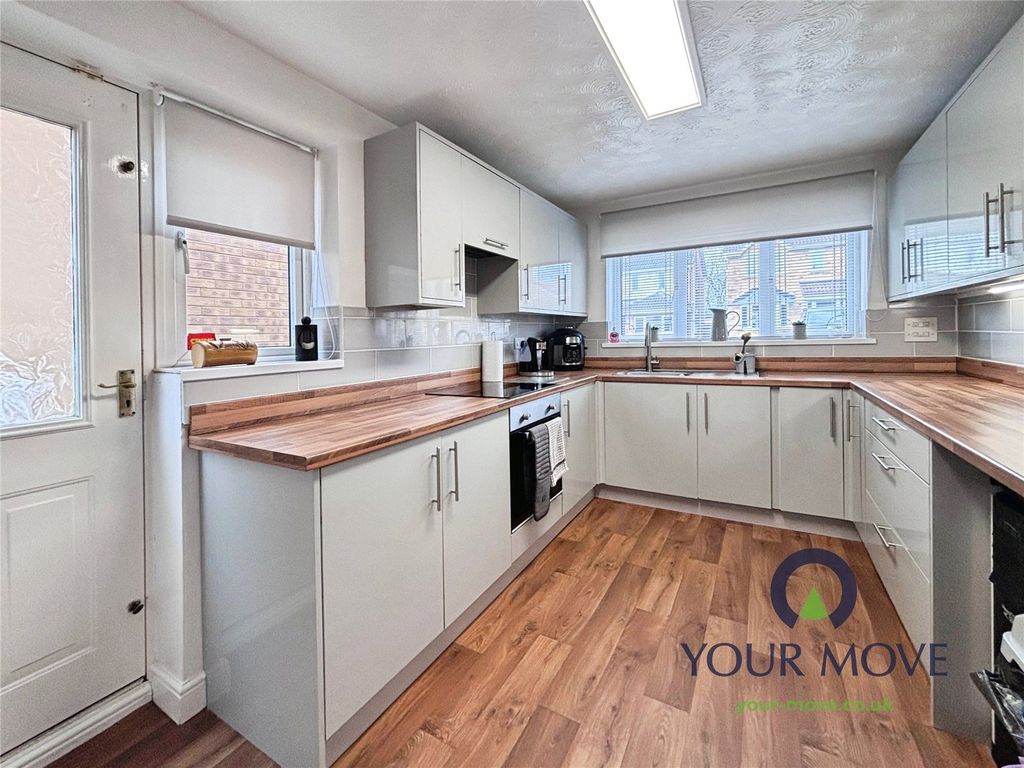 Property photo 3 of 17 Picture No. 11