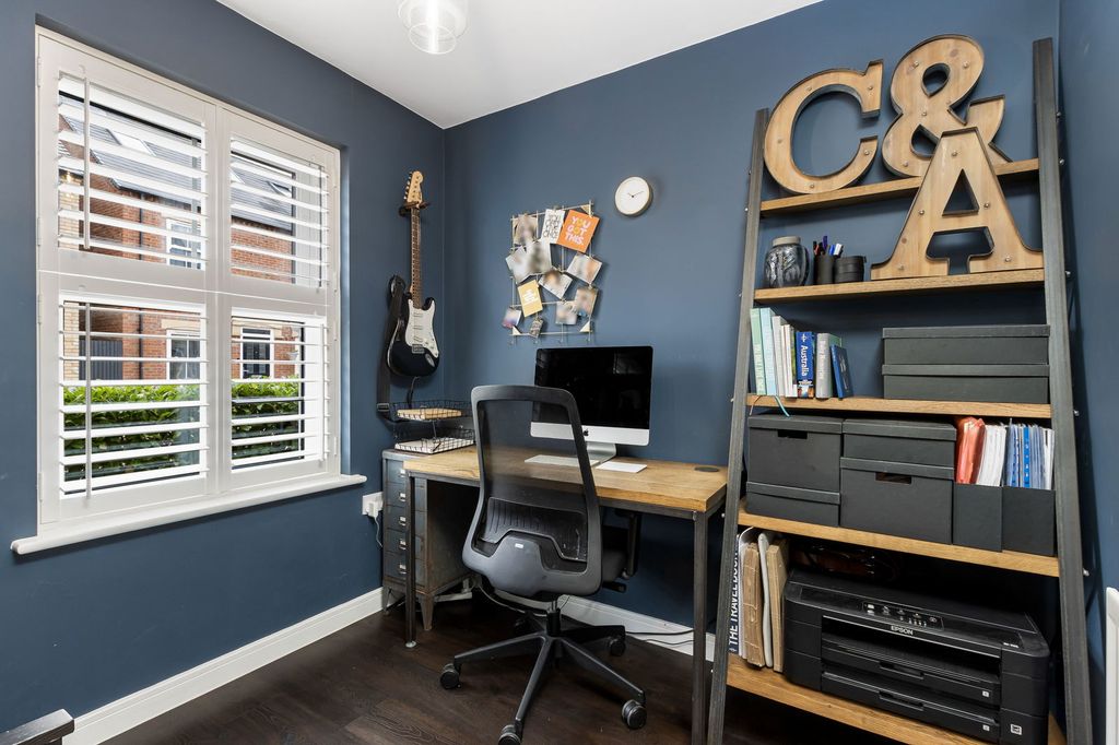 Property photo 3 of 28