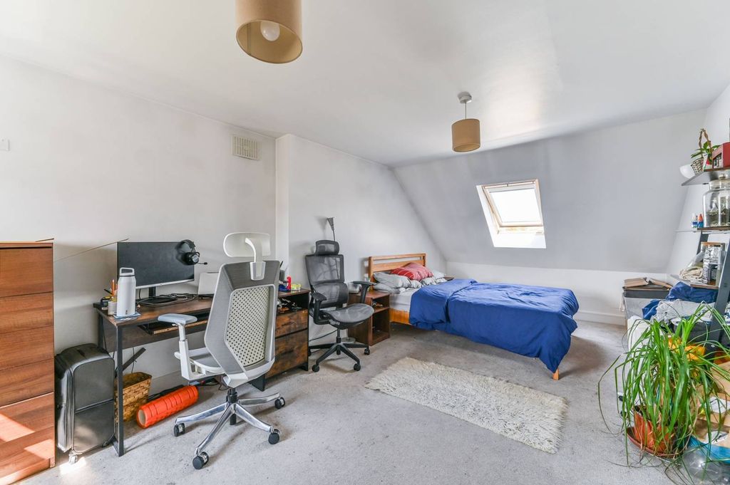 Property photo 3 of 7
