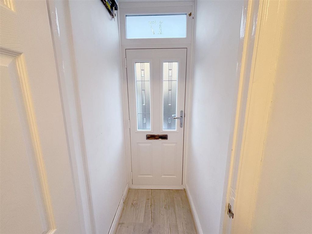 Property photo 2 of 31