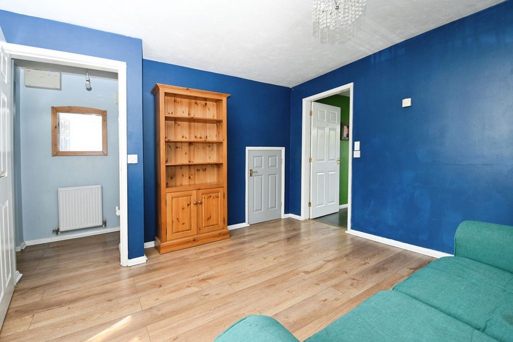 Property photo 3 of 16 Photo