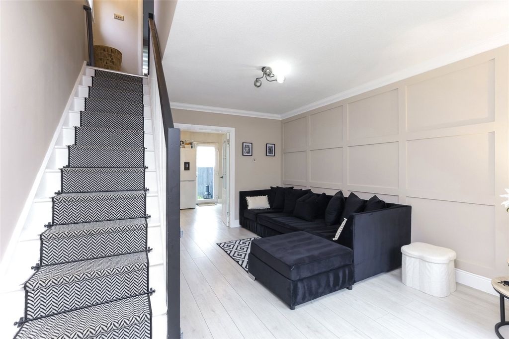 Property photo 3 of 21 Picture No. 01