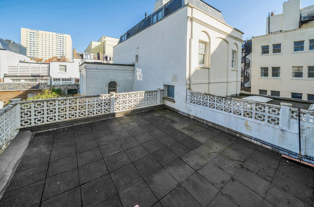 Additional image 24 of 7 bed terraced house for saleRoyal Crescent, Brighton, East Sussex BN2