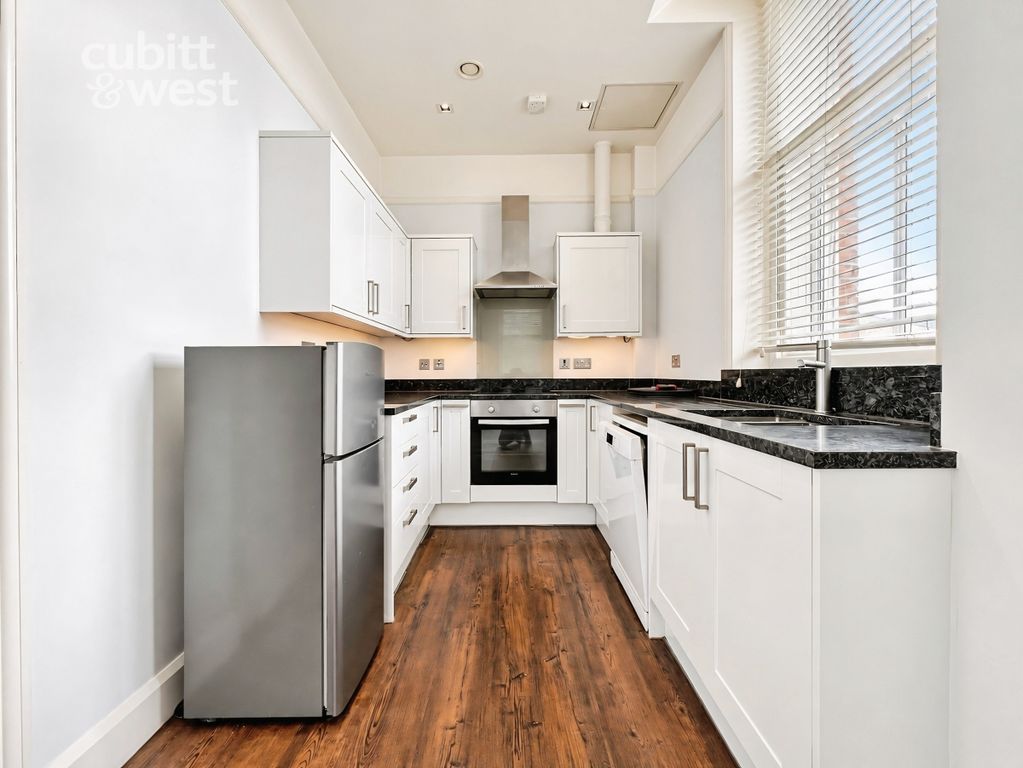 Property photo 3 of 13 Kitchen
