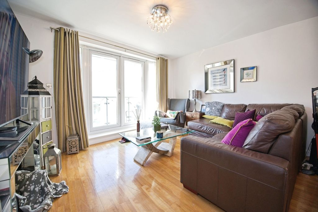 Property photo 2 of 22 Living/Dining Area