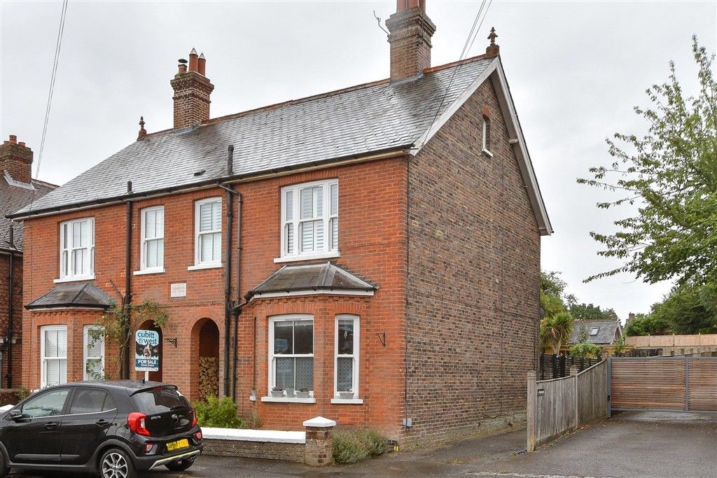 Property photo 1 of 10 External (Web)