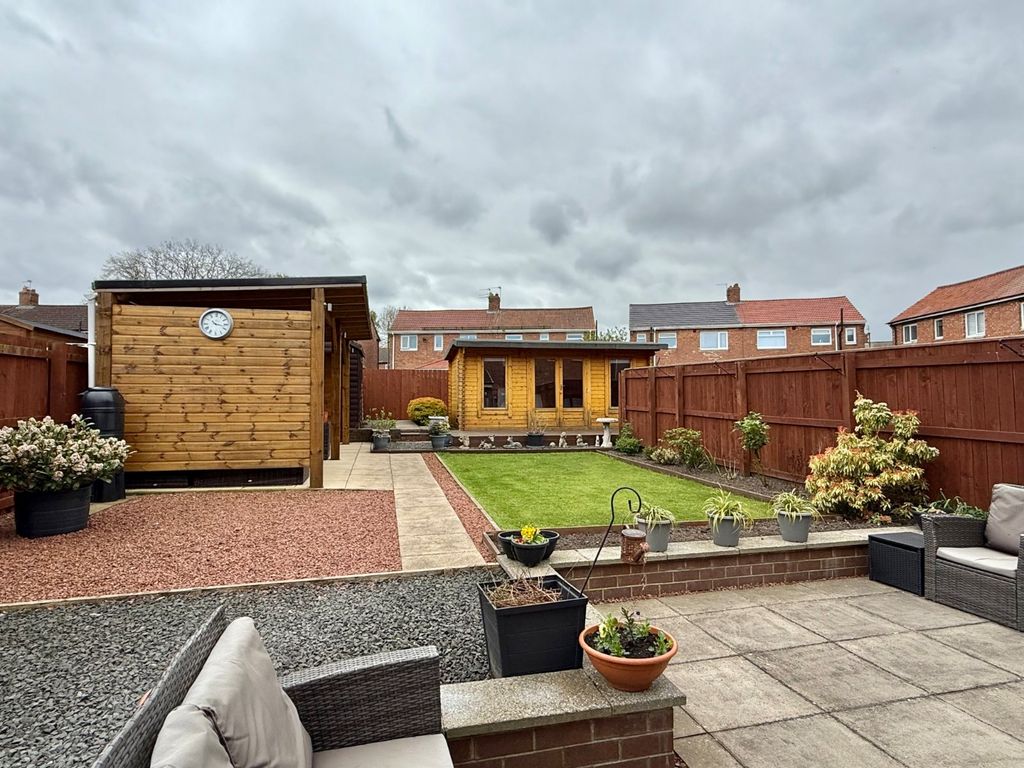 Property photo 3 of 14 Garden