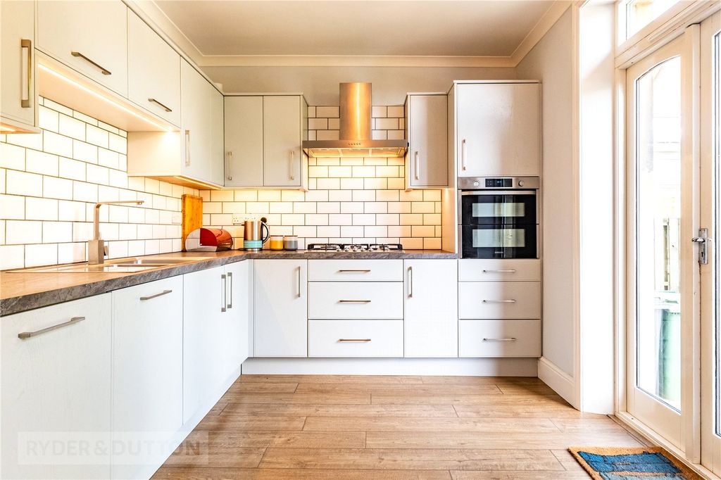 Property photo 3 of 25 Kitchen Diner