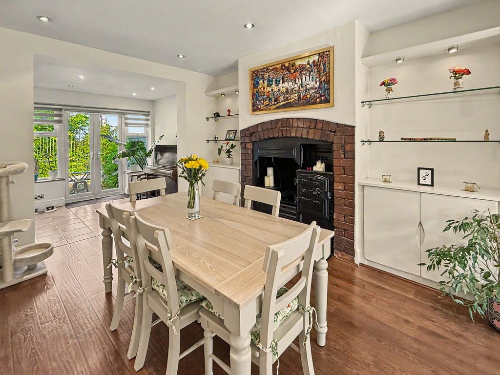 Property photo 2 of 24