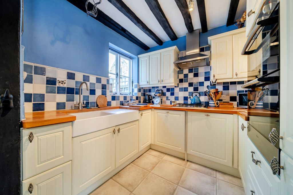 Property photo 2 of 23 1495868-18-6A69F9...