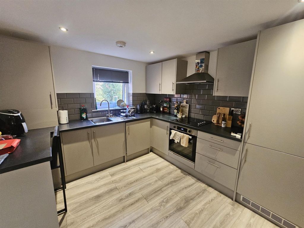 Property photo 1 of 9 1000051210.Jpg