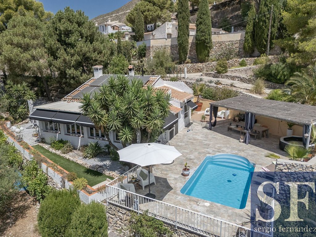 Property photo 1 of 18