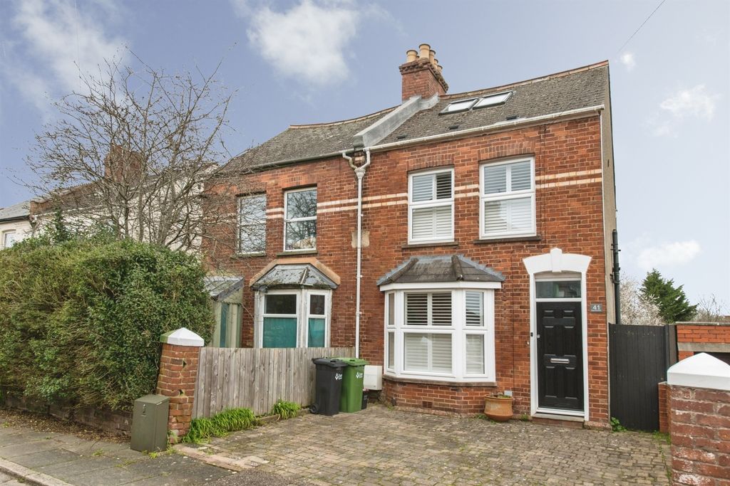 Property photo 1 of 20