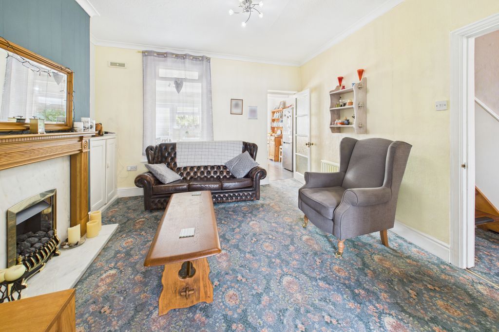 Property photo 3 of 16