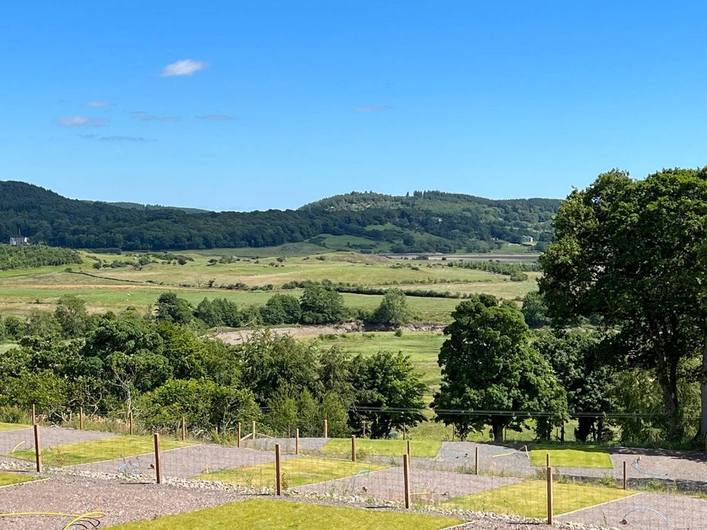 Property photo 2 of 21