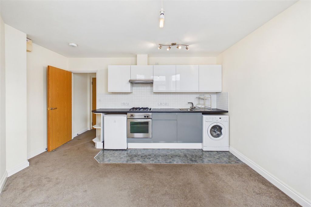 Property photo 3 of 8 Open Plan Living Aare