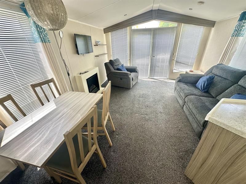 Property photo 1 of 5 White Rose - Atlas-Style-48995