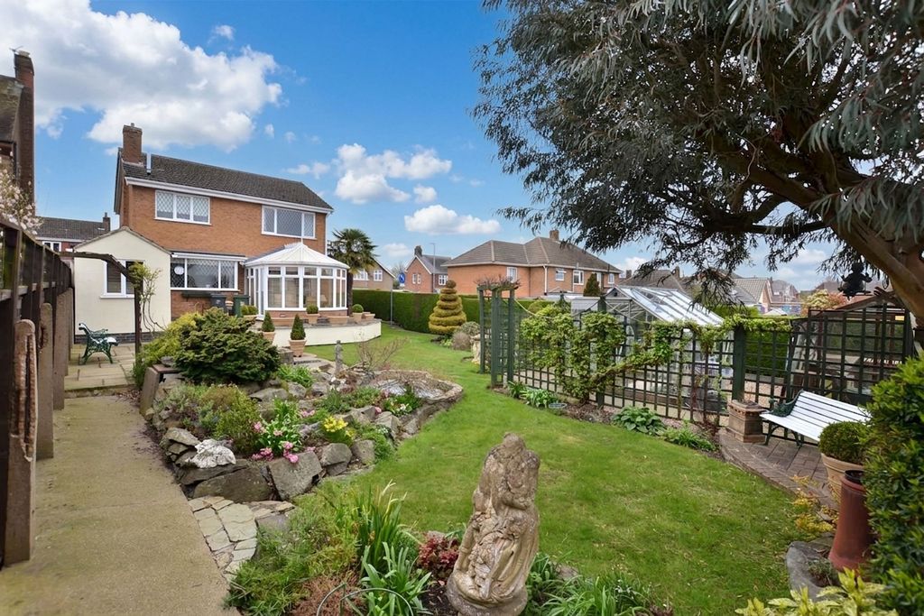 Property photo 2 of 34