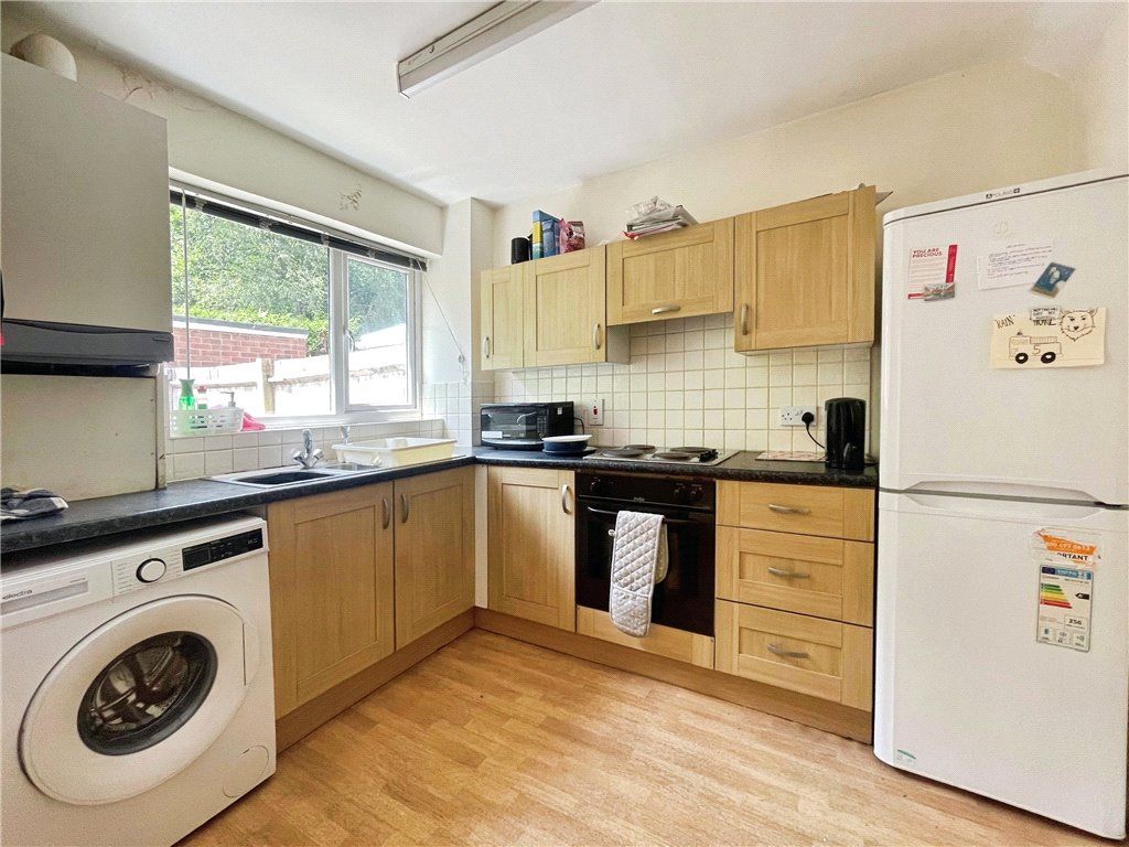 Property photo 3 of 7 Kitchen