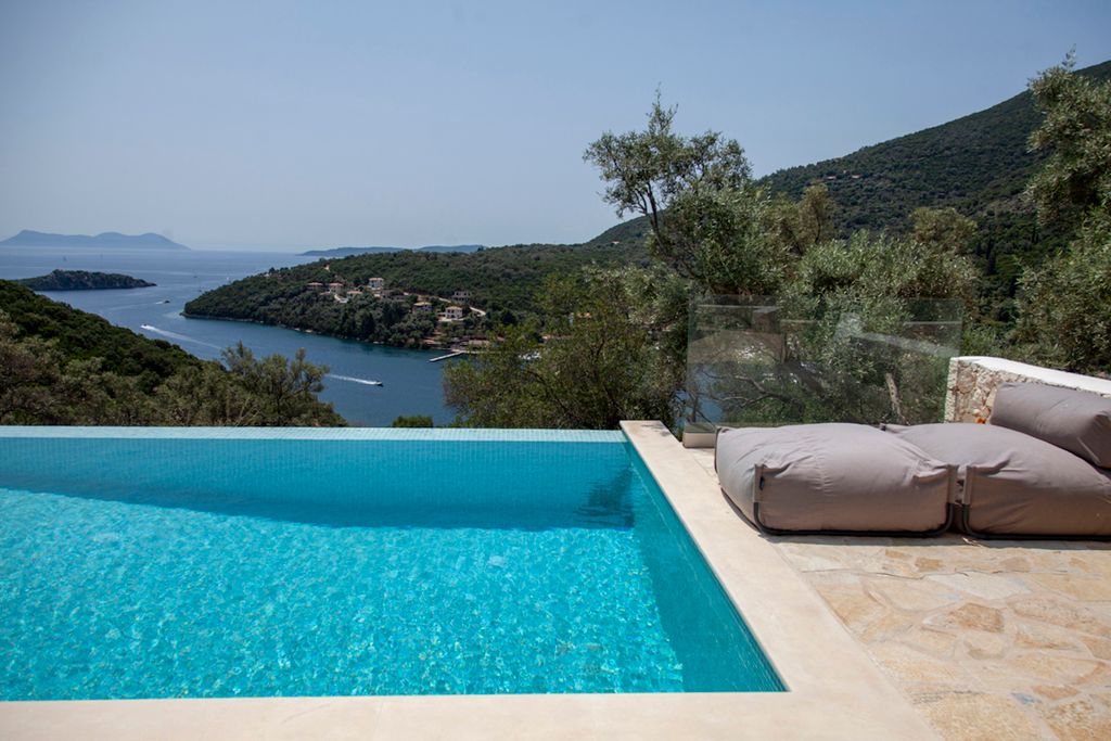 Property photo 1 of 30